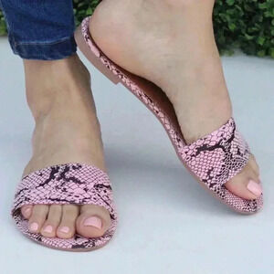 🆕Maker’s Blush Snake Sandals🆕